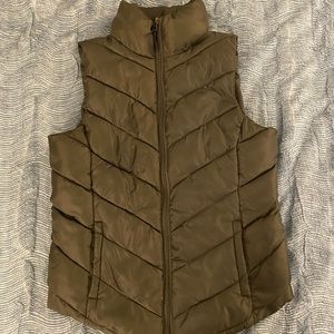 SO Army Green Puffer Vest